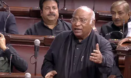 पीएम मोदी के पास देश भर में भाषण देने का समय है लेकिन संसद में नहीं : खड़गे