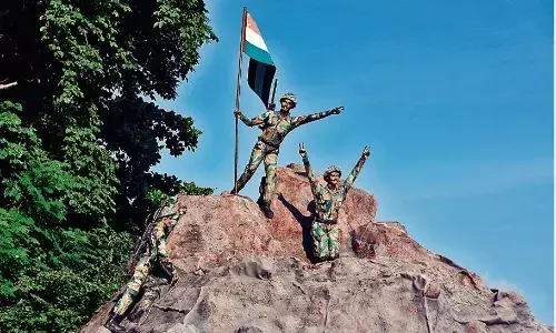 कारगिल विजय ऐतिहासिक विजय दिवस पर शहीदों को किया नमन