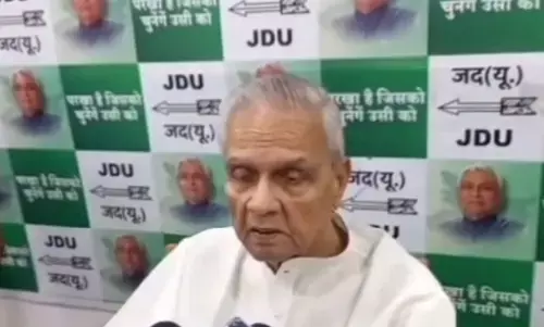 पुलिस की गोली से दो युवकों की मौत पर ऊर्जा मंत्री का अजीब बयान, कहा- बदमाशी करेंगे तो लाठी, गोली चलती ही है पुलिस की गोली से दो युवकों की मौत पर ऊर्जा मंत्री का अजीब बयान, कहा- बदमाशी करेंगे तो लाठी, गोली चलती ही है