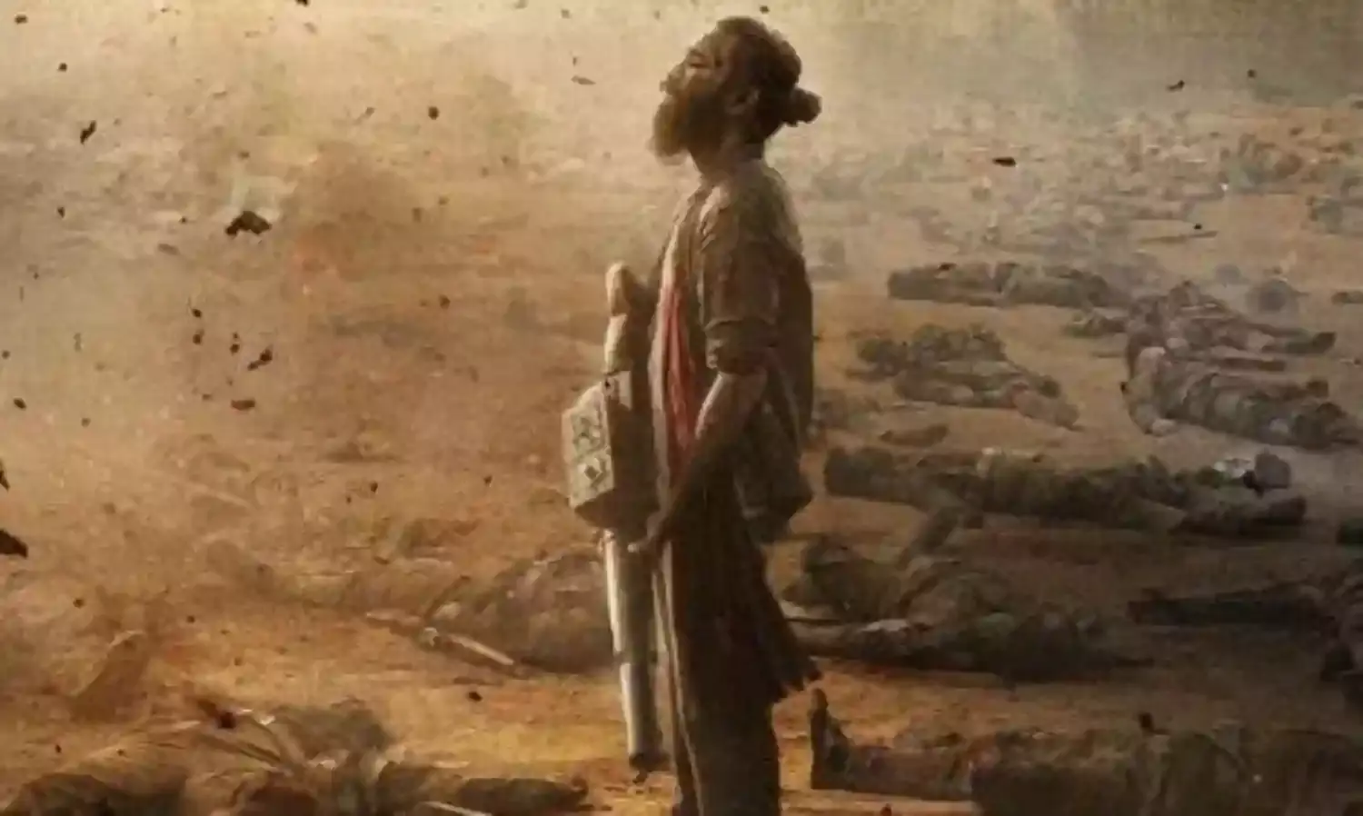 साउथ सुपरस्टार धनुष की नई फिल्म कैप्टन मिलर का टीजर हुआ आउट, खूंखार अवतार में आए नजर