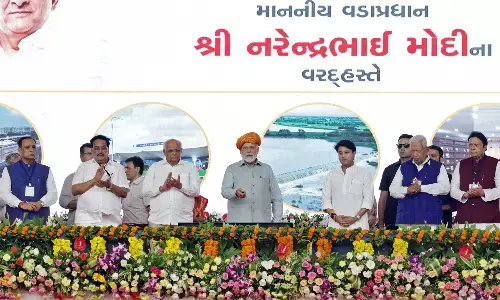 गुजरात: पीएम मोदी ने हीरासर में अंतरराष्ट्रीय एयरपोर्ट का उद्घाटन किया गुजरात: पीएम मोदी ने हीरासर में अंतरराष्ट्रीय एयरपोर्ट का उद्घाटन किया