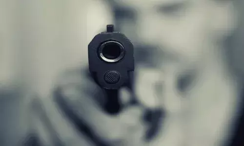 रीवा में थाना प्रभारी को उप निरीक्षक ने गोली मारी, हालत गंभीर