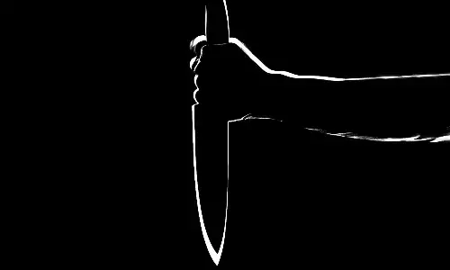 दिल्ली में दो लोगों ने नाबालिग की चाकू मारकर हत्या की दिल्ली में दो लोगों ने नाबालिग की चाकू मारकर हत्या की