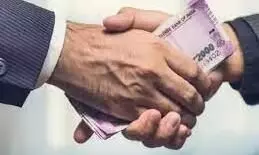 50 हजार की रिश्वत लेते जिप अभियंता गिरफ्तार 50 हजार की रिश्वत लेते जिप अभियंता गिरफ्तार