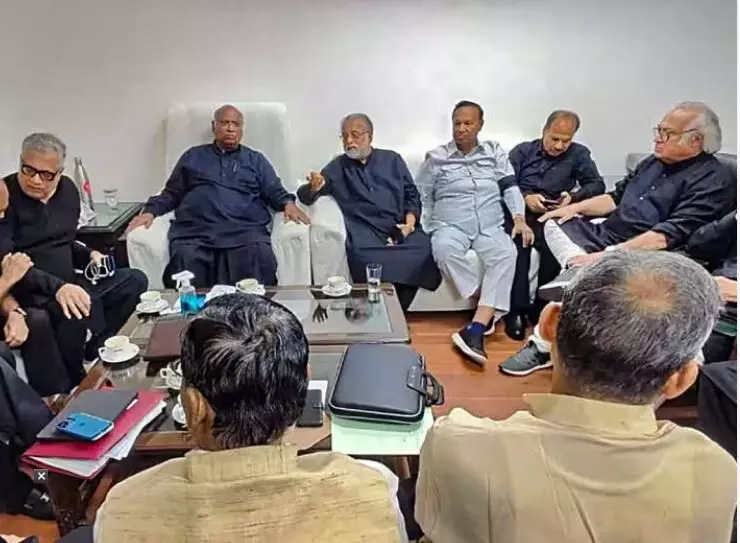 INDIA के ये 20 नेता करेंगे मणिपुर का दौरा! 16 दलों ने तय किए नाम पर नहीं मिली अनुमति INDIA के ये 20 नेता करेंगे मणिपुर का दौरा! 16 दलों ने तय किए नाम पर नहीं मिली अनुमति