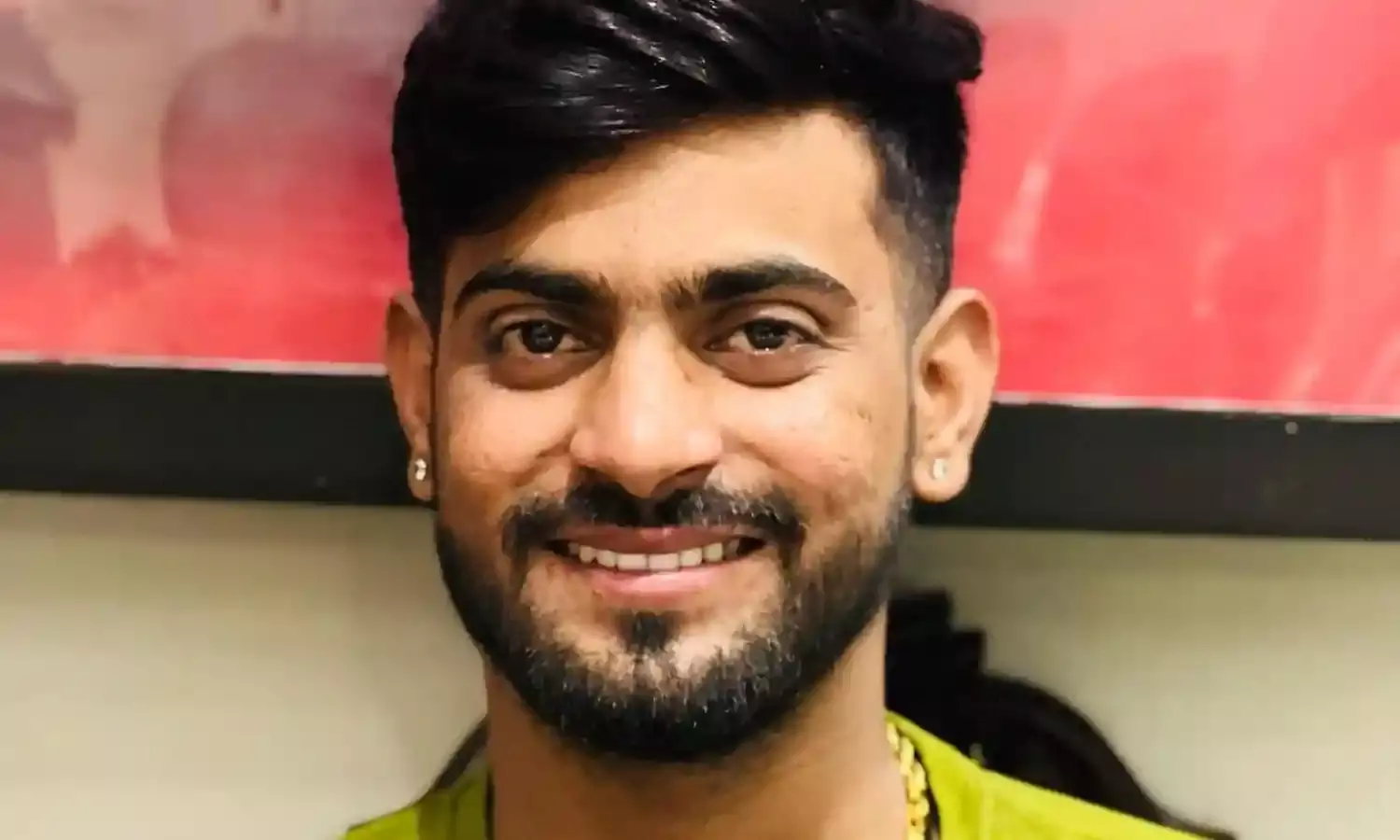 फांसी पर लटका मिला युवक का शव