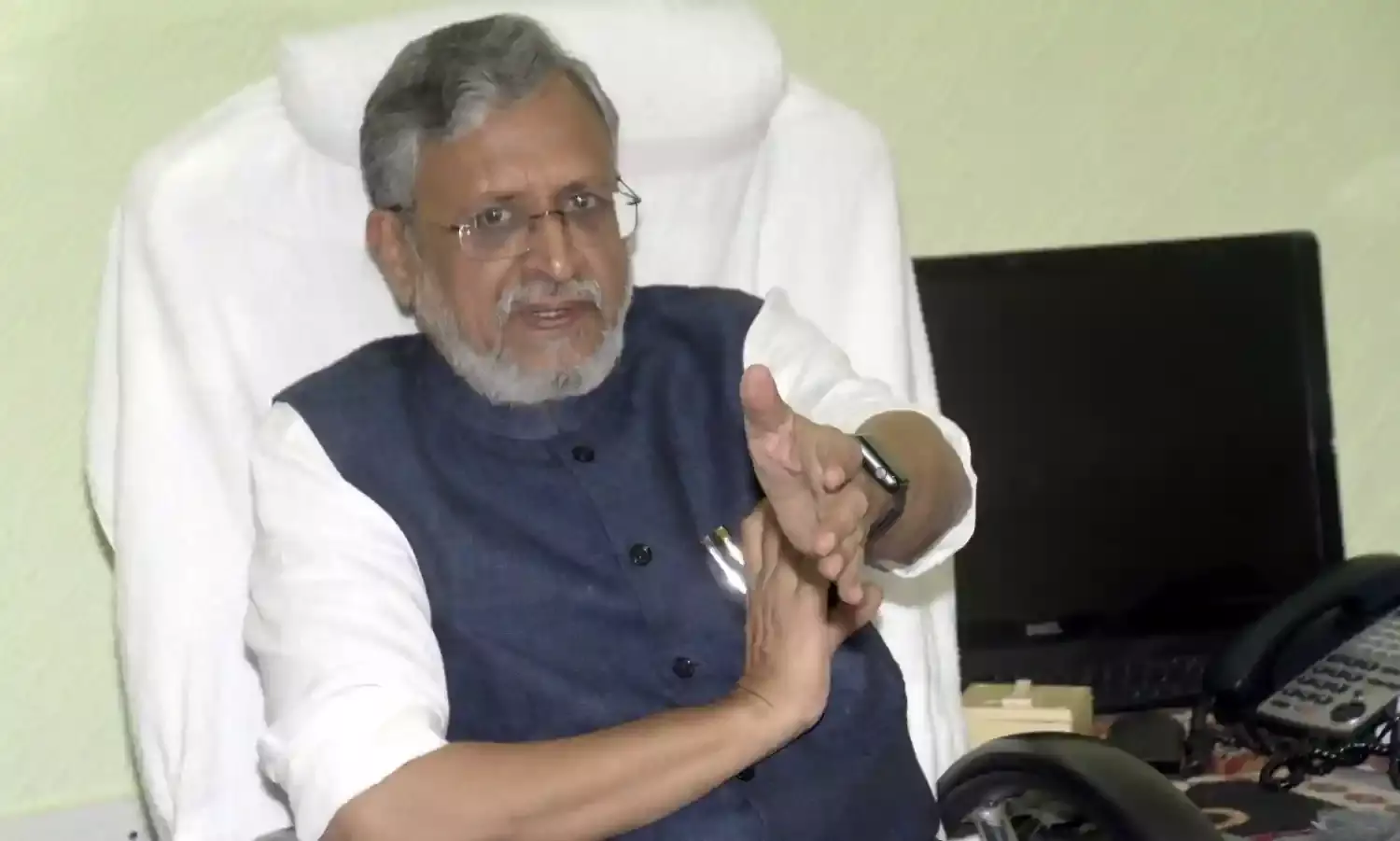 राजद, जदयू के सांसदों को मणिपुर से पहले बेगूसराय, कटिहार जाना चाहिए था : सुशील मोदी