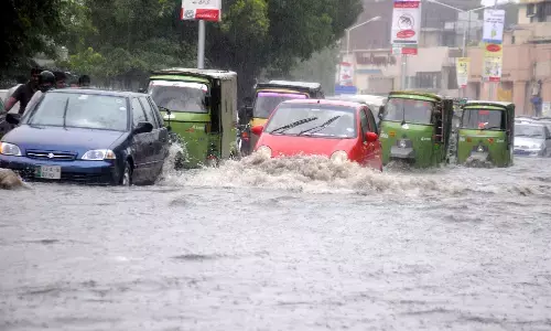 पाकिस्तान में भारी बारिश और संबंधित घटनाओं में 14 की मौत, सात घायल पाकिस्तान में भारी बारिश और संबंधित घटनाओं में 14 की मौत, सात घायल
