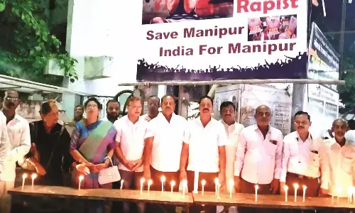 मणिपुर हिंसा : विरोध में निकला मार्च और हुआ हस्ताक्षर अभियान