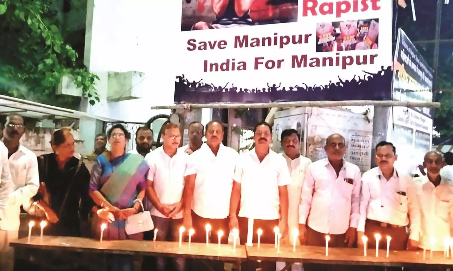मणिपुर हिंसा : विरोध में निकला मार्च और हुआ हस्ताक्षर अभियान मणिपुर हिंसा : विरोध में निकला मार्च और हुआ हस्ताक्षर अभियान