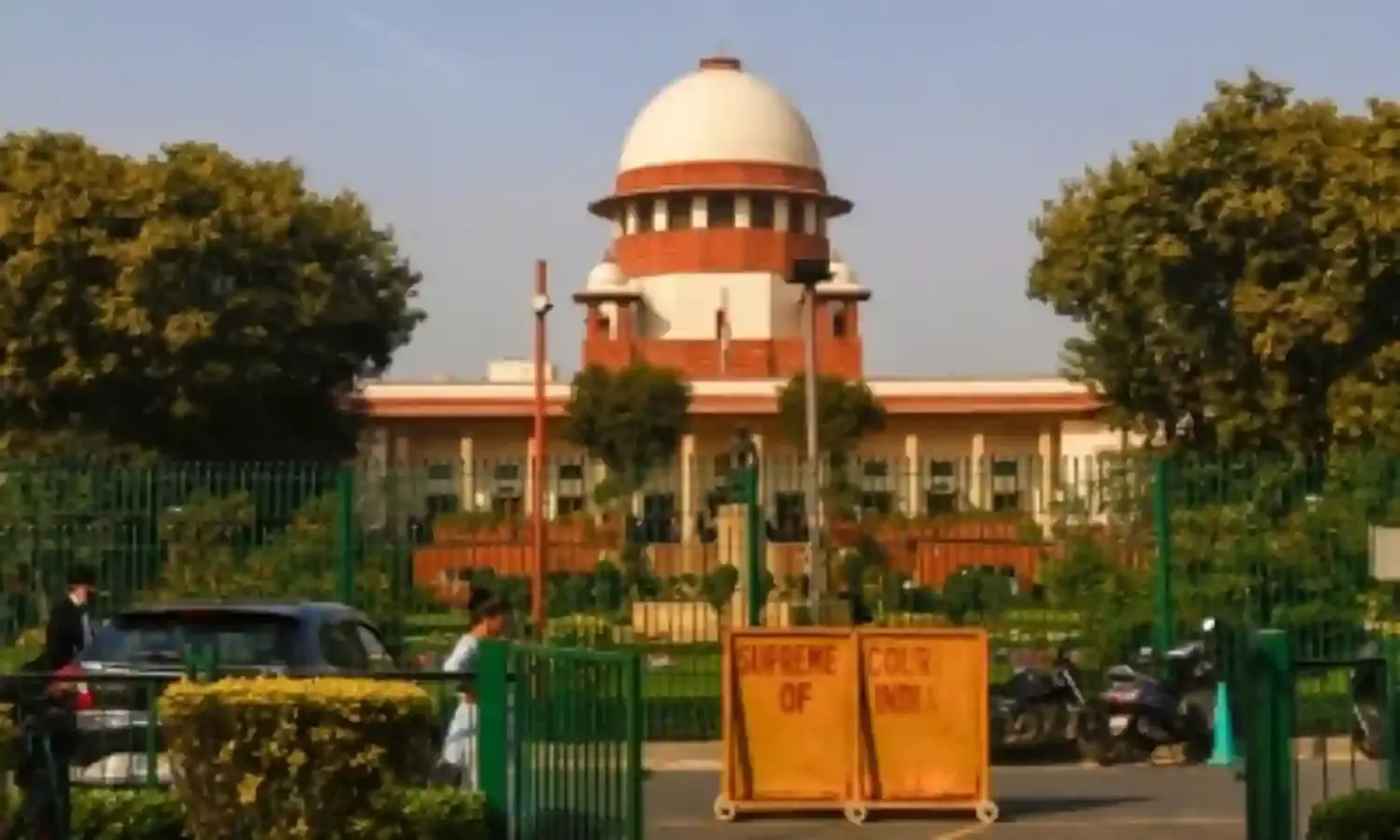 सुप्रीम कोर्ट ने केंद्र, मणिपुर सरकार से महिलाओं के खिलाफ अपराधों का विवरण मांगा