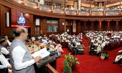 दिल्ली सरकार के अधिकारों और सेवा से जुड़े विधेयक की आज लोक सभा में पेश होने की संभावना नहीं दिल्ली सरकार के अधिकारों और सेवा से जुड़े विधेयक की आज लोक सभा में पेश होने की संभावना नहीं