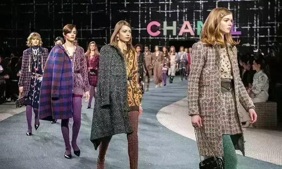 भारत में मिलान पेरिस से आता है फैशन का नया ट्रेंड