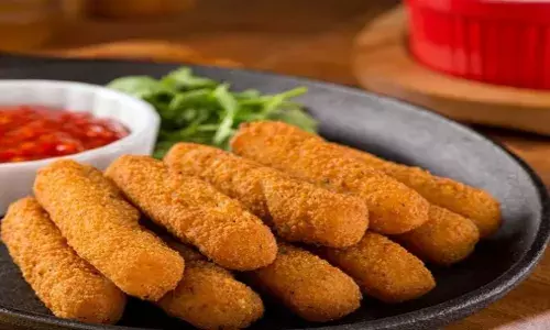 पनीर के आम स्टार्टर खाने से हो गए हैं बोर, तो बनाएं क्रिस्पी क्रिस्पी पनीर फिंगर