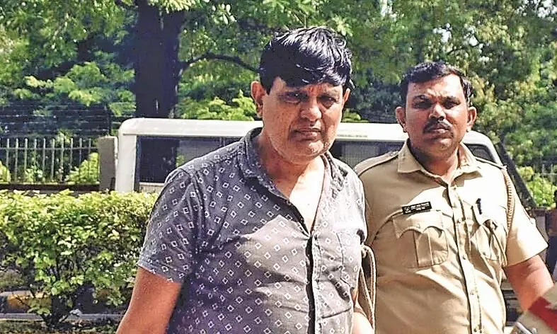 नौकरी दिलाने के नाम पर करोड़ों डकारे, ठगबाज तिवारी का 3 अगस्त तक पुलिस रिमांड नौकरी दिलाने के नाम पर करोड़ों डकारे, ठगबाज तिवारी का 3 अगस्त तक पुलिस रिमांड