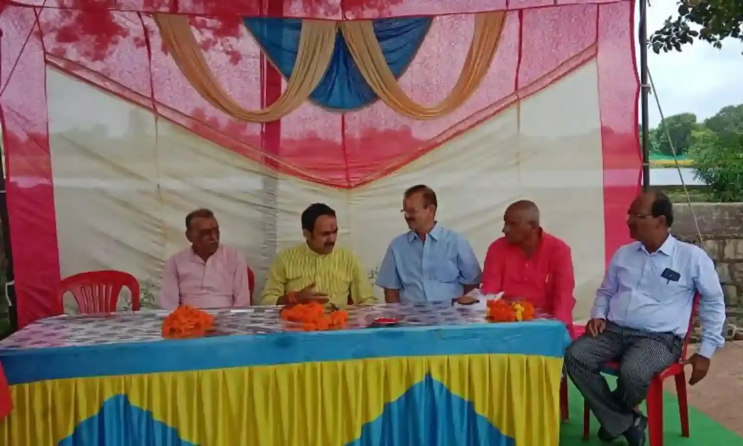 निर्माणाधीन श्री परशुराम मंदिर के निर्माण कार्य को देखने पहुंच मंत्री