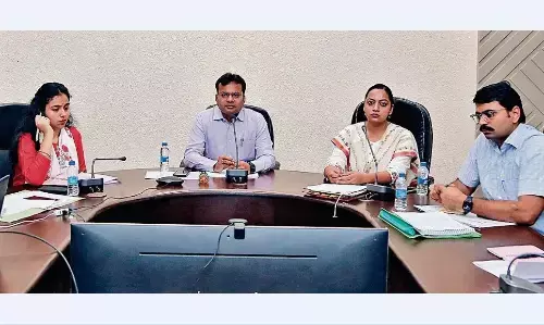 टीएल बैठक : कलेक्टर ने कहा-सीएम हेल्पलाइन के प्रकरण में लापरवाही नहीं चलेगी टीएल बैठक : कलेक्टर ने कहा-सीएम हेल्पलाइन के प्रकरण में लापरवाही नहीं चलेगी