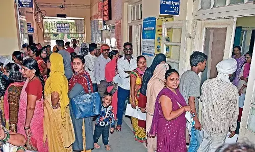 कंजक्टिवाइटिस: लक्षण नजर आने पर बच्चाें को स्कूल न भेजें पेरेंट्स कंजक्टिवाइटिस: लक्षण नजर आने पर बच्चाें को स्कूल न भेजें पेरेंट्स