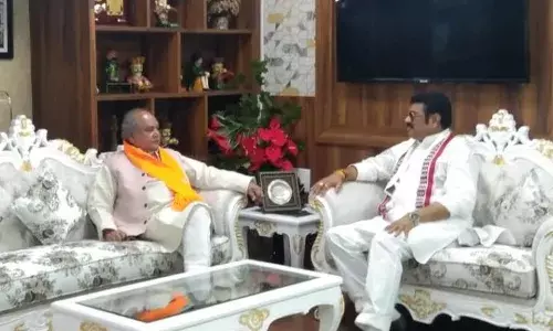 मध्य प्रदेश: राजस्व एवं परिवहन मंत्री राजपूत के निवास पर पहुंचे केंद्रीय मंत्री नरेंद्र सिंह तोमर