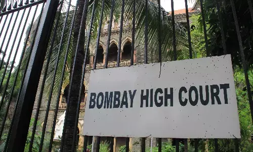 बॉम्बे हाई कोर्ट ने सरकार को लगाई फटकार, अवमानना की कार्यवाही की चेतावनी