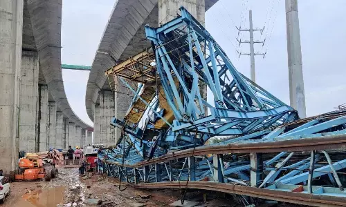 समृद्धि महामार्ग पर बड़ा हादसा - गर्डर लॉन्चिंग मशीन 100 फीट की ऊंचाई से गिरी - 20 की मौत, 3 घायल