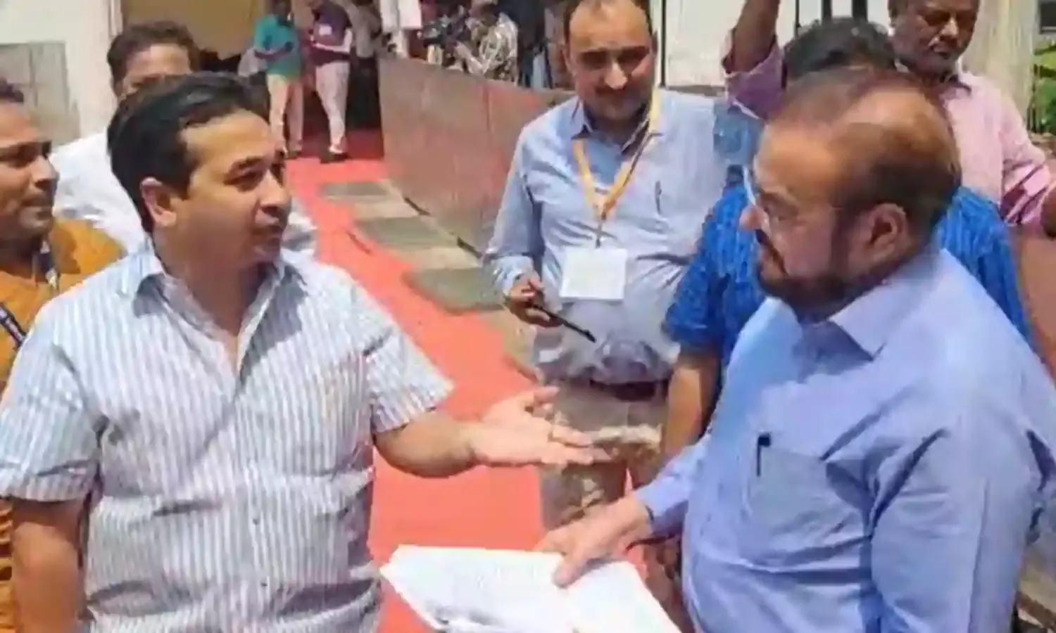 फडणवीस की दोटूक - औरंगजेब किसी का भी हीरो नहीं हो सकता, नितेश अबू आजमी से बोले पाकिस्तान चले जाओ