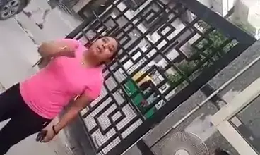 नोएडा में गार्ड्स को गाली देती महिला का वीडियो वायरल, पुलिस कर रही जांच