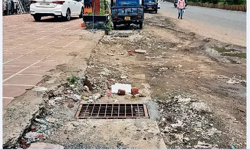 राइट टाउन में समस्या: क्षेत्रीय नागरिकों ने कहा- शिकायतों के बावजूद भी समाधान नहीं कर रहे स्मार्ट सिटी के अफसर