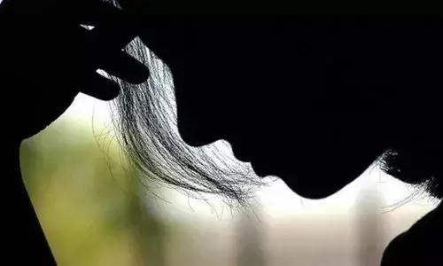 फांसी लगाकर युवती ने की आत्महत्या