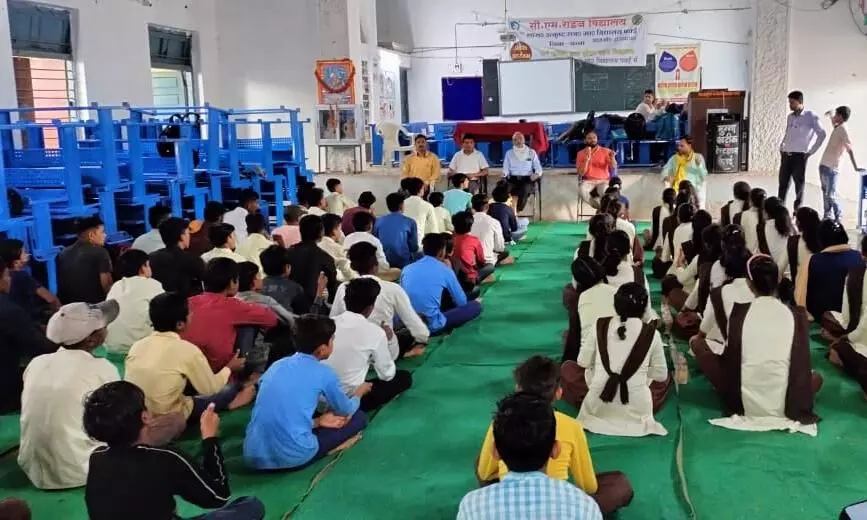 सीएम राइस विद्यालय में आर्ट ऑफ लिविंग का तीन दिवसीय प्रशिक्षण का शुभारंभ सीएम राइस विद्यालय में आर्ट ऑफ लिविंग का तीन दिवसीय प्रशिक्षण का शुभारंभ