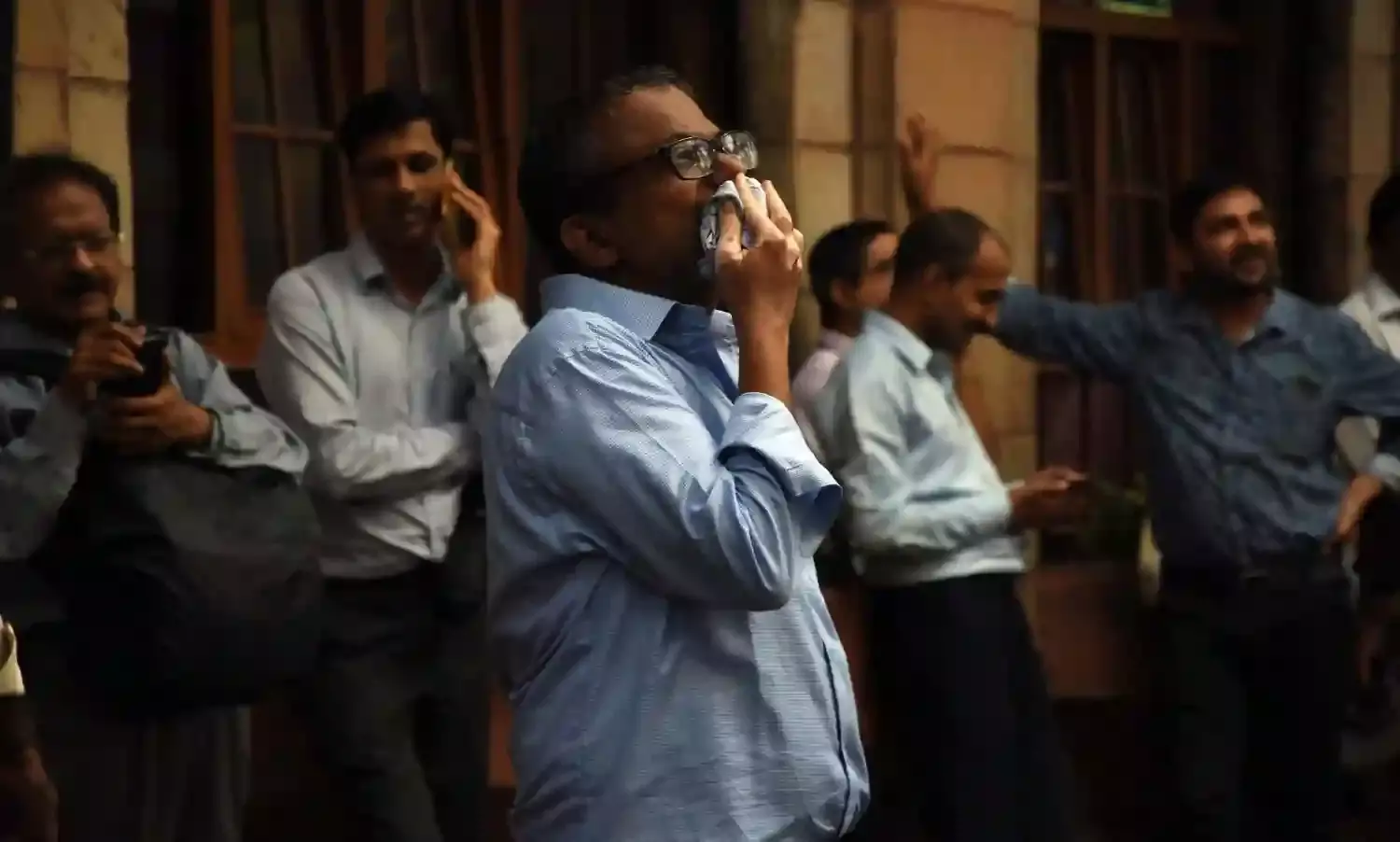 भारतीय शेयरों में लगातार तीसरे दिन मुनाफावसूली