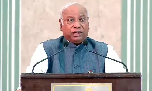 खड़गे, राहुल ने कर्नाटक के मंत्रियों से की मुलाकात, लोकसभा चुनाव की तैयारियों पर चर्चा खड़गे, राहुल ने कर्नाटक के मंत्रियों से की मुलाकात, लोकसभा चुनाव की तैयारियों पर चर्चा