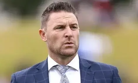 कोच ब्रेंडन मैकुलम ने लिया यू-टर्न, ऑस्ट्रेलियाई क्रिकेटरों के साथ बीयर पीने को तैयार