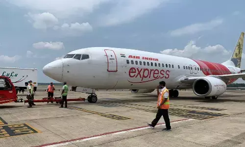 तीन दिनों में एयर इंडिया एक्सप्रेस की तीसरी उड़ान में आई खराबी तीन दिनों में एयर इंडिया एक्सप्रेस की तीसरी उड़ान में आई खराबी