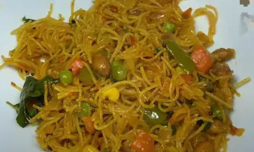 बिना अलग से उबाले झटपट बनाये खिली खिली मसाला मिक्स वेज सेवई, यहां जानिए आसान रेसिपी