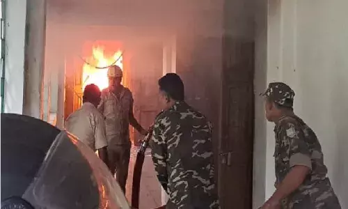 184 साल पुराने रांची जिला स्कूल में लगी आग, कई कमरे जलकर क्षतिग्रस्त, सुरक्षित निकाले गए छात्र