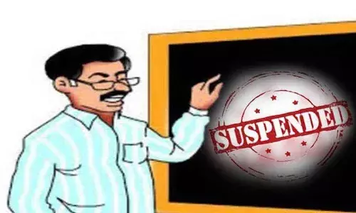 देवी-देवताओं पर विवादित बयान देनेवाला प्रोफेसर निलंबित