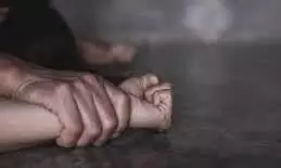 युवती की पिटाई कर किया दुराचार युवती की पिटाई कर किया दुराचार