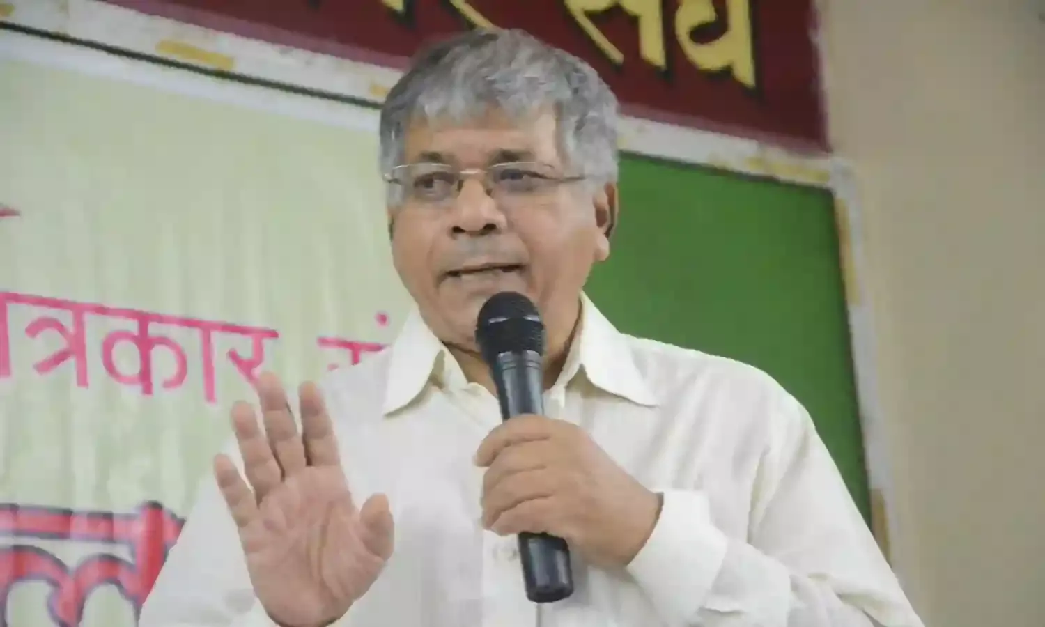 शरद पवार के खिलाफ आरोप साबित करें या माफी मांगें पीएम: वंचित बहुजन अघाड़ी