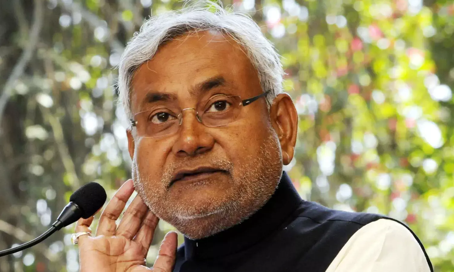 उत्तर प्रदेश की लोकसभा सीट और चर्चा बिहार में हो रही