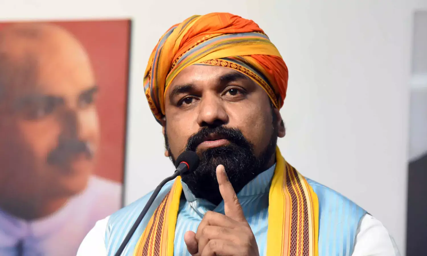 बिहार में लोकतंत्र समाप्त, गुंडों जैसा सलूक कर रही सरकार : सम्राट