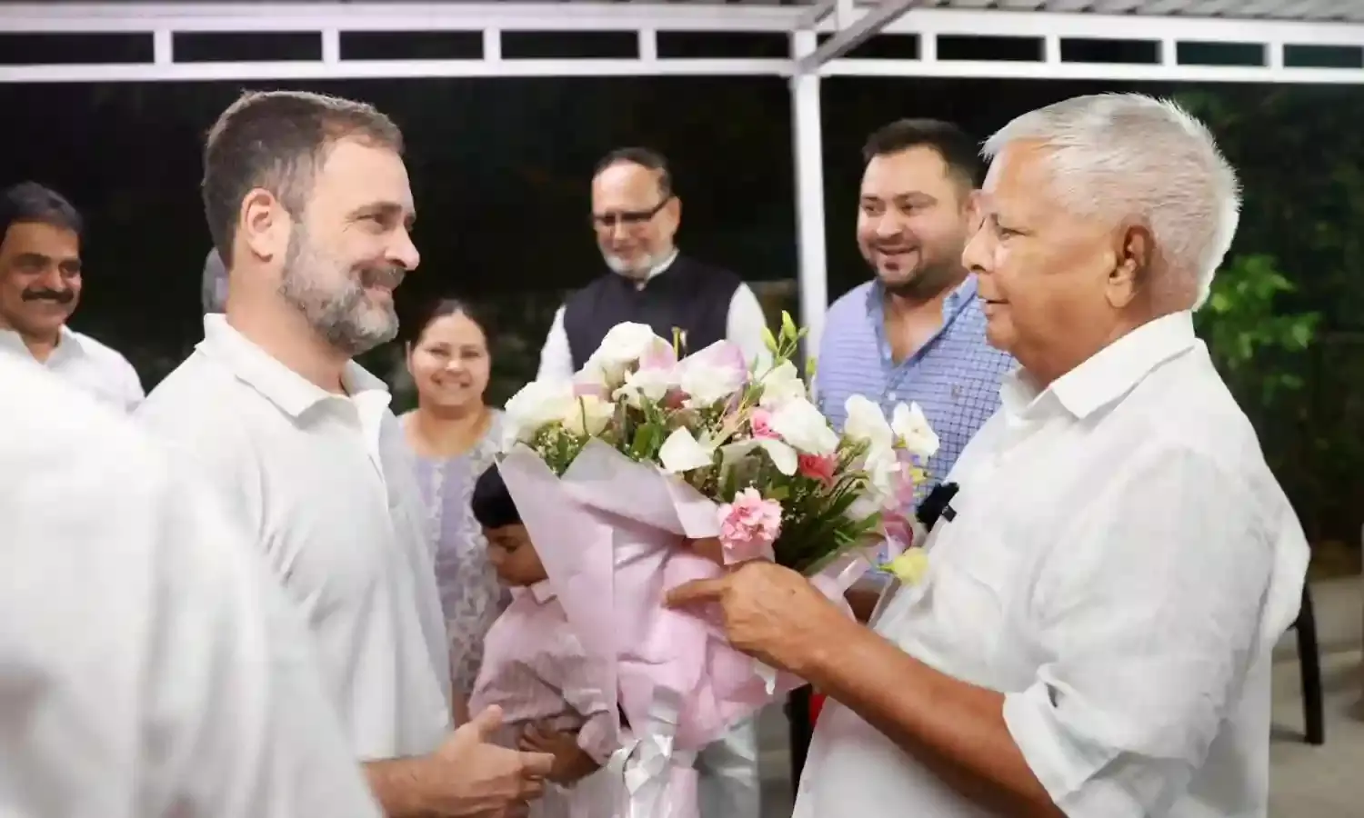 सुप्रीम कोर्ट से मिली राहत के बाद लालू यादव से मिले राहुल गांधी