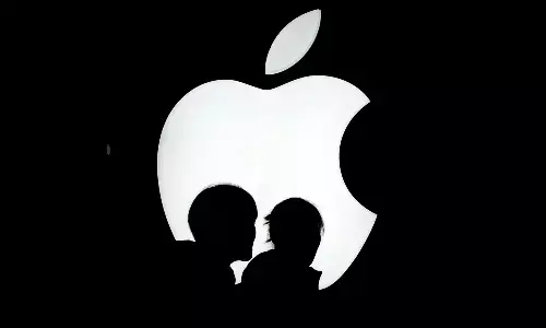 भारतीय स्मार्टफोन बाजार में 10 प्रतिशत की गिरावट, एप्पल की बिक्री 61 फीसदी बढ़ी भारतीय स्मार्टफोन बाजार में 10 प्रतिशत की गिरावट, एप्पल की बिक्री 61 फीसदी बढ़ी