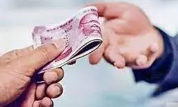दस हजार की रिश्वत लेते पशुधन विकास अधिकारी सहित दो धराये