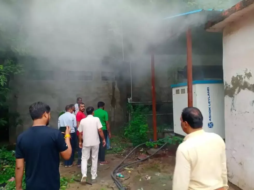 जिला अस्पताल के जनरेटर में लगी आग