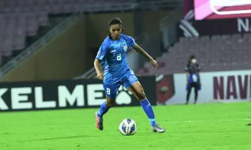 भारतीय महिला फुटबॉलर संजू चोट के दुःस्वप्न से उबरकर कैंप में लौटीं