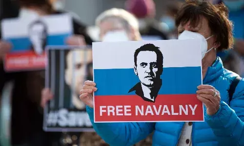 क्रेमलिन के आलोचक एलेक्सी नवलनी की जेल की अवधि 19 साल तक बढ़ाई