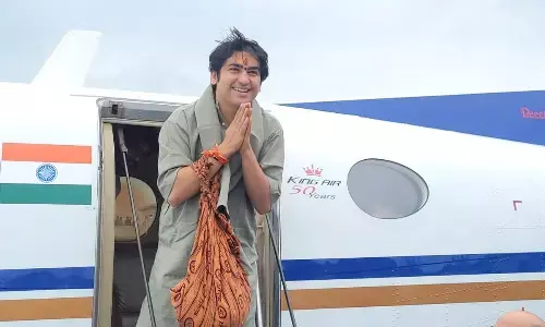 बागेश्वर सरकार पहुंचे छिंदवाड़ा, गर्मजोशी से हुआ स्वागत