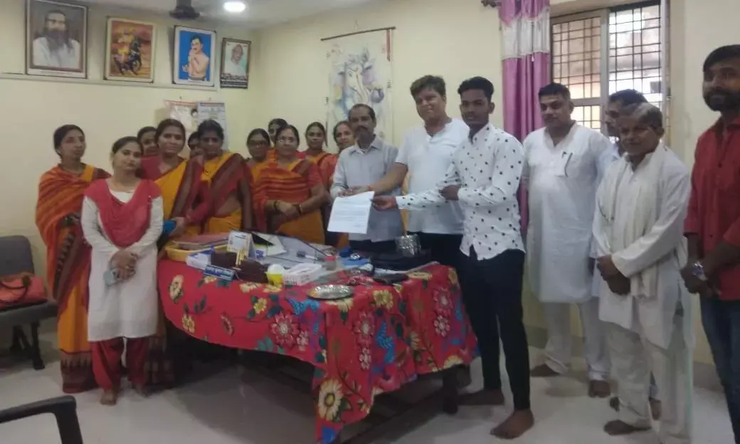 छात्रवृत्ति पाने पर सरस्वती शिशु मंदिर के छात्र कमल कुशवाहा का हुआ सम्मान