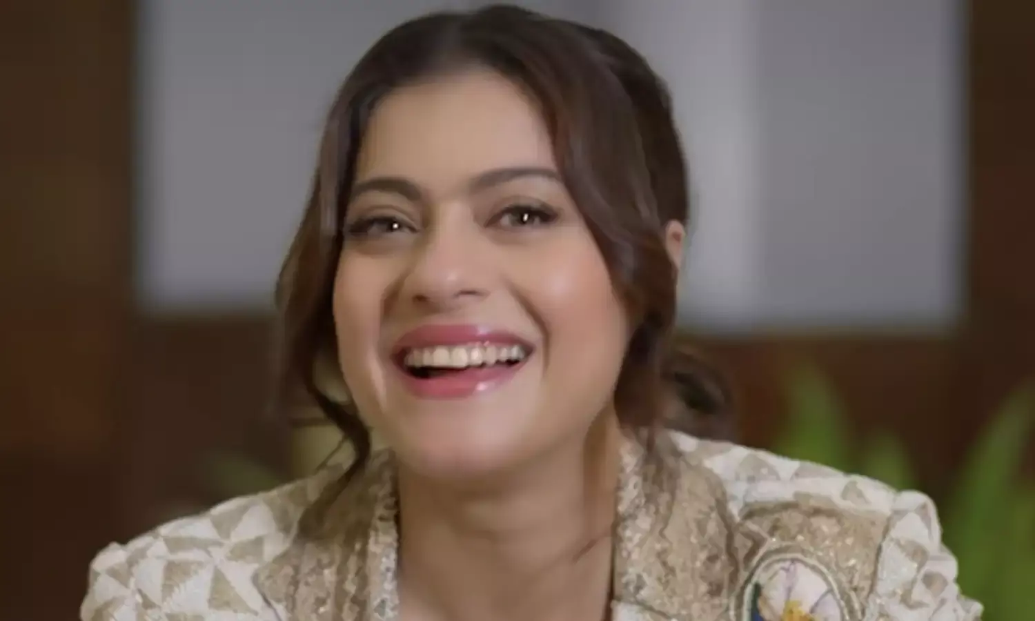 काजोल ने अपने जन्मदिन की फोटो की शेयर, फैंसी बर्थडे केक ने खींचा फैंस का ध्यान  
